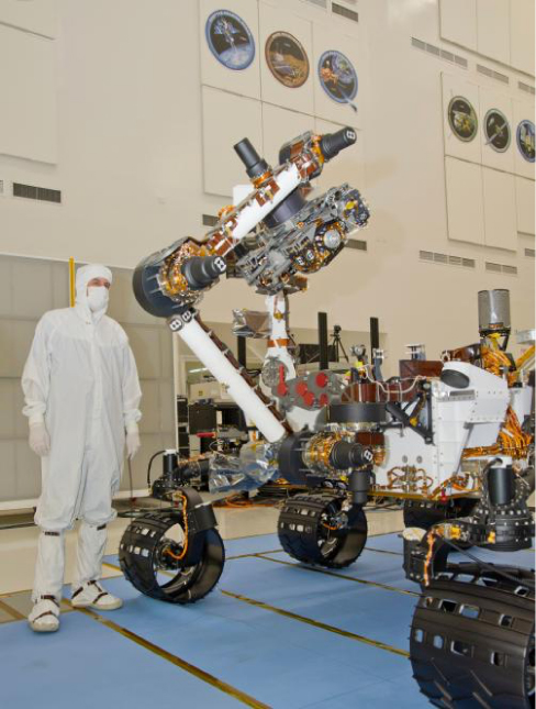 ジェット推進研究所で試験中のNASAの探査車キュリオシティの写真。